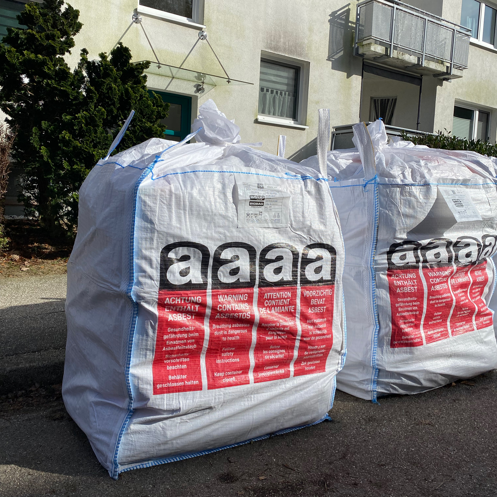 asbestbehälter, Bauschutt, große Tüte, weiße Sack, Warnhinweis